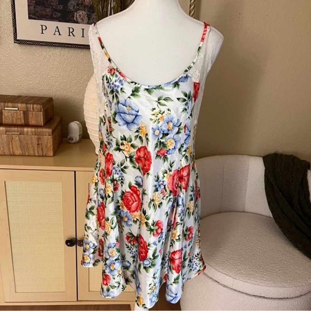 VICTORIA’S SECRET Vintage Cami Nightgown Floral Chemise Slip Floral Size Large